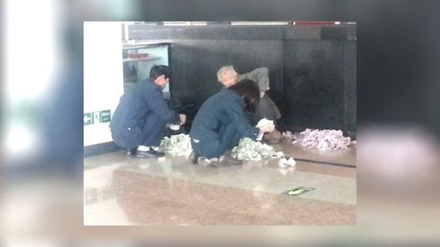 Вы даже не представляете сколько зарабатывает этот китайский попрошайка! смотреть онлайн