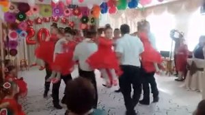 Танец с папами на выпускном. г.Усть-Джегута
