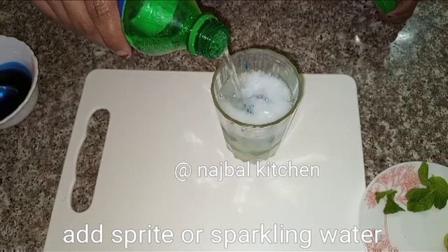 BLUE LAGOON LEMONADE || blue lagoon recipe смотреть онлайн