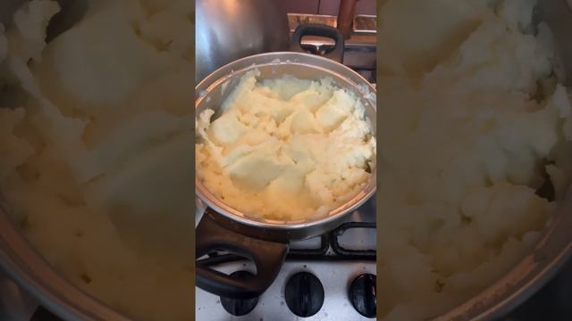 Картошка пюре с котлетой. смотреть онлайн