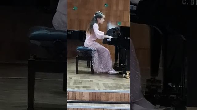 Арина Кинзикеева, 11 лет. Р. Глиэр, этюд, соч. 31, н. 8 смотреть онлайн