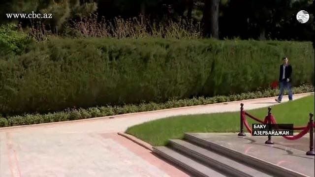 АРМЯНИН ЭРИК ХАЧАТУРОВ СПУСТЯ ПОЧТИ 30 ЛЕТ ПРИЕХАЛ В РОДНОЙ БАКУ смотреть онлайн