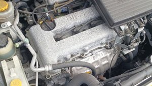 Контрактный двигатель SR20DE в работе. Стоит на NISSAN TINO 2000 г.в., кузов HV10.