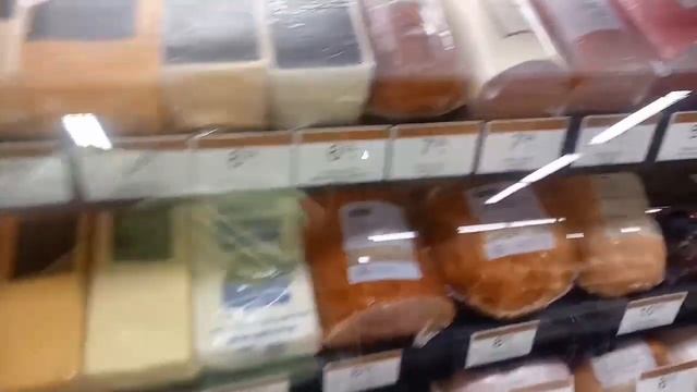 Какую колбасу едят американцы? Прогулка по супермаркету // Живу в Америке // Рина Замуж за рубеж