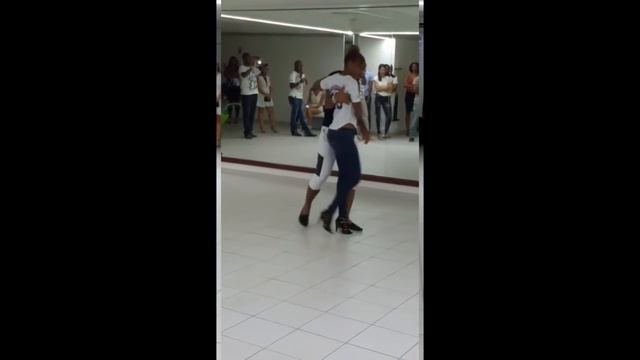 Impro Kizomba Kryss & Chris de Mada Kizomba "ATIM-BELLA" смотреть онлайн