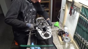 Лезем мотору в душу. Окончательная разборка днепровского двигателя и извлечение коленвала.