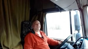 Русский дальнабойщик поёот песни ованес  варданян