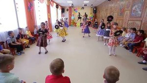 Танец с пластинками