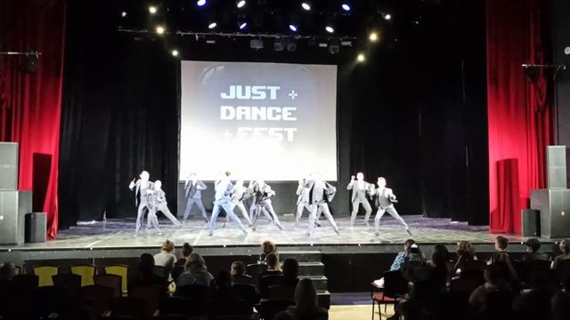 Шерлок (Just Dance Fest) смотреть онлайн