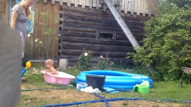 Полив из лейки
