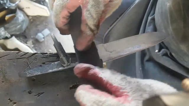 Make a Pattern Welded Knife from Scrap Metal Can & box Cutter Blades смотреть онлайн