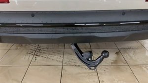 Установка ФАРКОПА ТСУ с электрическим поворотным наконечником Audi Q74M FL рестайлинг audi-upgrade.