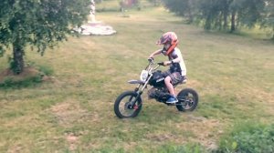 Ездим на заднем колесе мотоцикла + Дрифт ???