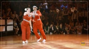 Лютики   цветочки.