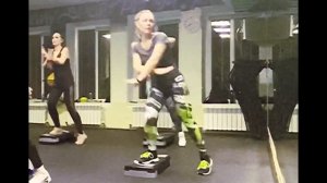 Степ-аэробика, связка с разворотом