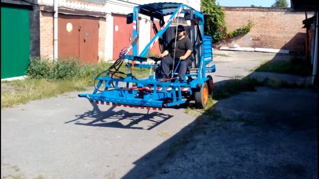 механизированная укладка тротуарной плитки.Машина укладчик.