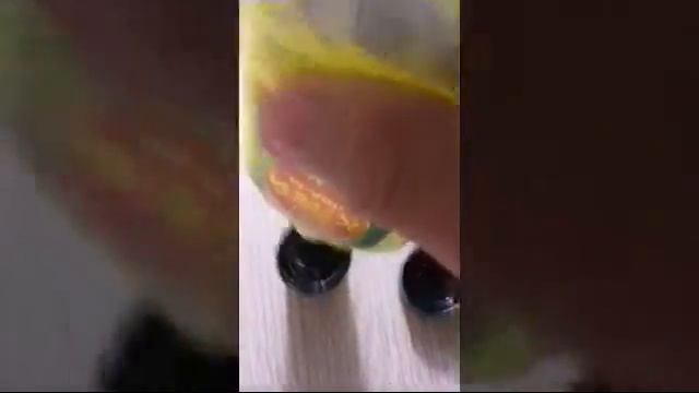 Что будет если смешать краску с клеем? смотреть онлайн