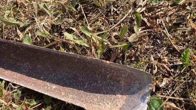 лопата для тонкой траншеи