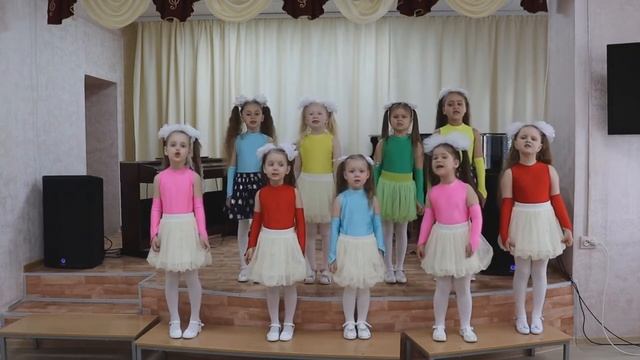 Вокальная группа студии "Мечта"Сл. и муз. А.Бобровой "Ай-да,поцелуйчики!"