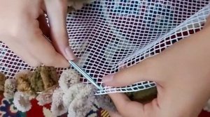 خيط بافي على الشبك carpet alize puffy yarn