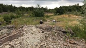 Покатушка на питбайках по карьеру