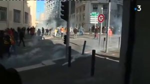 Incidents devant l'inspection académique à Marseille_(video-avc1_audio-mp4a)_640x360