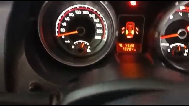 Глюк датчика уровня топлива Mitsubishi Pajero. @Pavel_SIBERIA смотреть онлайн