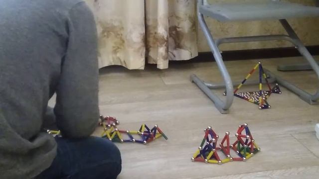 Как сделать фигуру из магнитного конструктора magneticus соблюдая полярность смотреть онлайн