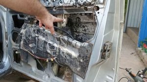 Начинается малярная часть, шпатлюю и вывожу ваз 2112.