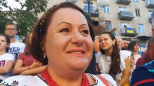 На параде в  день зависимости,Киеве-2018."Вышиванка": "Бачу,що вы с России.Мы отличаемся"