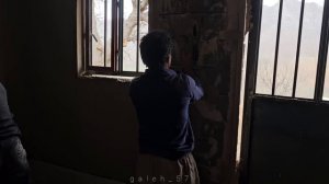 Plastering of Susan's house by the master worker in a severe flood