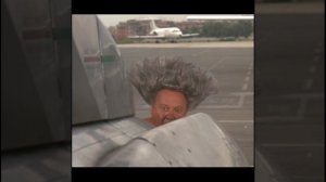 Почему нельзя стоять рядом с турбиной самолета? Во-первых, это опасно, во-вторых, ... это смешно!