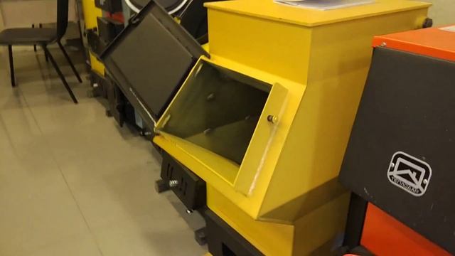 Обзор котла Стокер Аква, на 140 квадратов. С раскурочиванием и сравнением с конкурентами смотреть онлайн