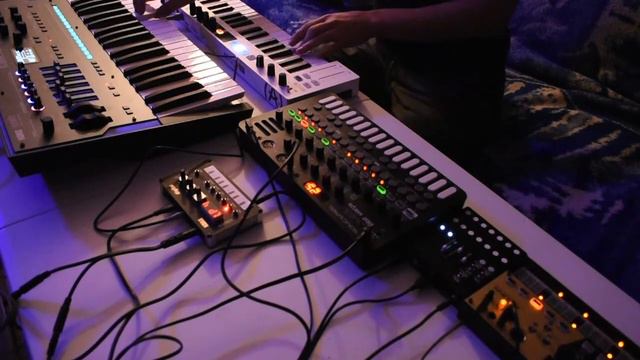 Ambient jam with the 8bit Warps, Wingie2, NTS-1, Volca Drum, NTS-1, and Keystep 37 смотреть онлайн