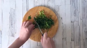 КАК ПРИГОТОВИТЬ САЛАТ ИЗ КАЛЬМАРОВ С ЯЙЦОМ, ОГУРЦОМ И КУКУРУЗОЙ? Вкусный, с йогуртом, без майонеза