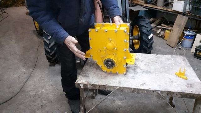 Реверс редуктор из шестеренок и валов раздатки Нивы без цепей. смотреть онлайн