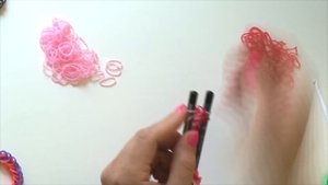 Как плести браслеты из резинок без станка видео для начинающих 2017