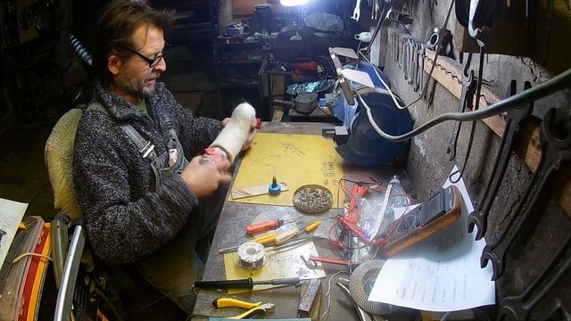 Как просто растянуть детские валенки,которые не лезут на детскую ножку в подъёме смотреть онлайн