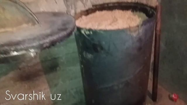 УЗБЕКЧА УМНИ АПИЛКА ПЕЧКА. КАТОЛ Котел на опилках сывоим руками.