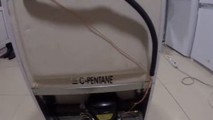 Ремонт нового холодильника Индезит. Сделан из г..на