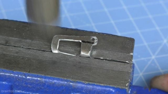 Keyring BEAR TRAP Build - The Little Nipper