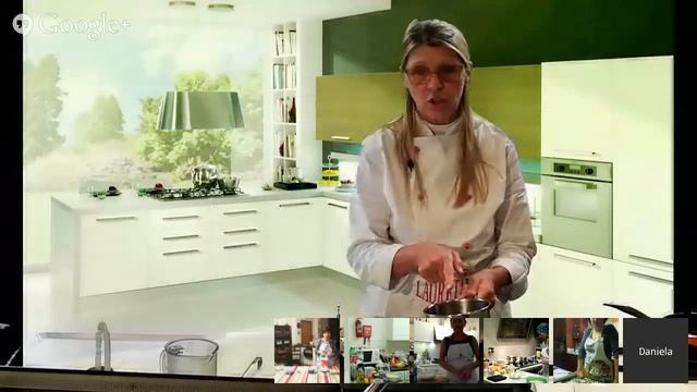 Crepes con Crema chantilly e salsa all'arancia смотреть онлайн