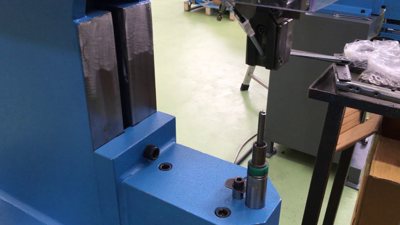 Заклепочный станок с программной заклепкой до шести заклепок одинакового диаметра и разных длин смотреть онлайн