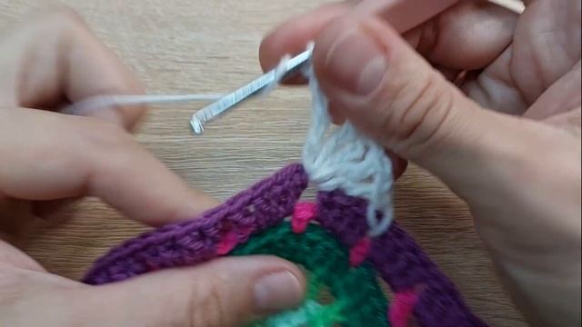 КВАДРАТНАЯ СИДУШКА-МАНДАЛА с КРАСИВЫМ УЗОРОМ! ЧАСТЬ 2. смотреть онлайн