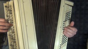 Пароходы быстрые, пароходы белые... (песня из фильма И снова Анискин) (баян крупным планом)