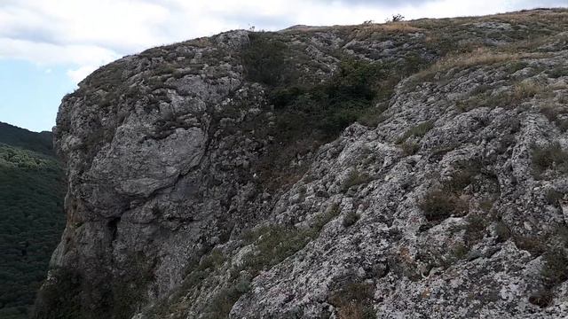 Крым. Скала ,,Кок-Таш" левая сторона.01.07.2019 г. смотреть онлайн