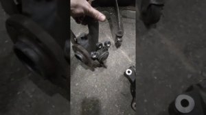 замена ступицы пежо 407