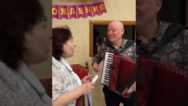 Дартс. Камеди клаб вы были услышаны. Дартс. Камеди дротики. Дротик попал в цель картинка.