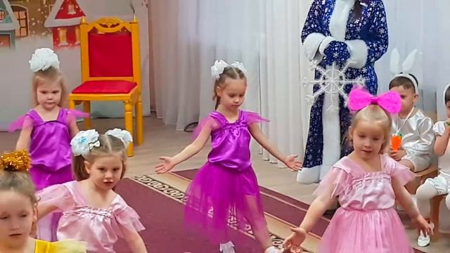 Детский сад/танец кукол