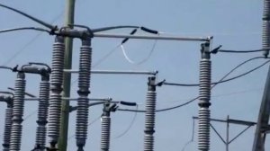 Включение разъединителя вертикального типа